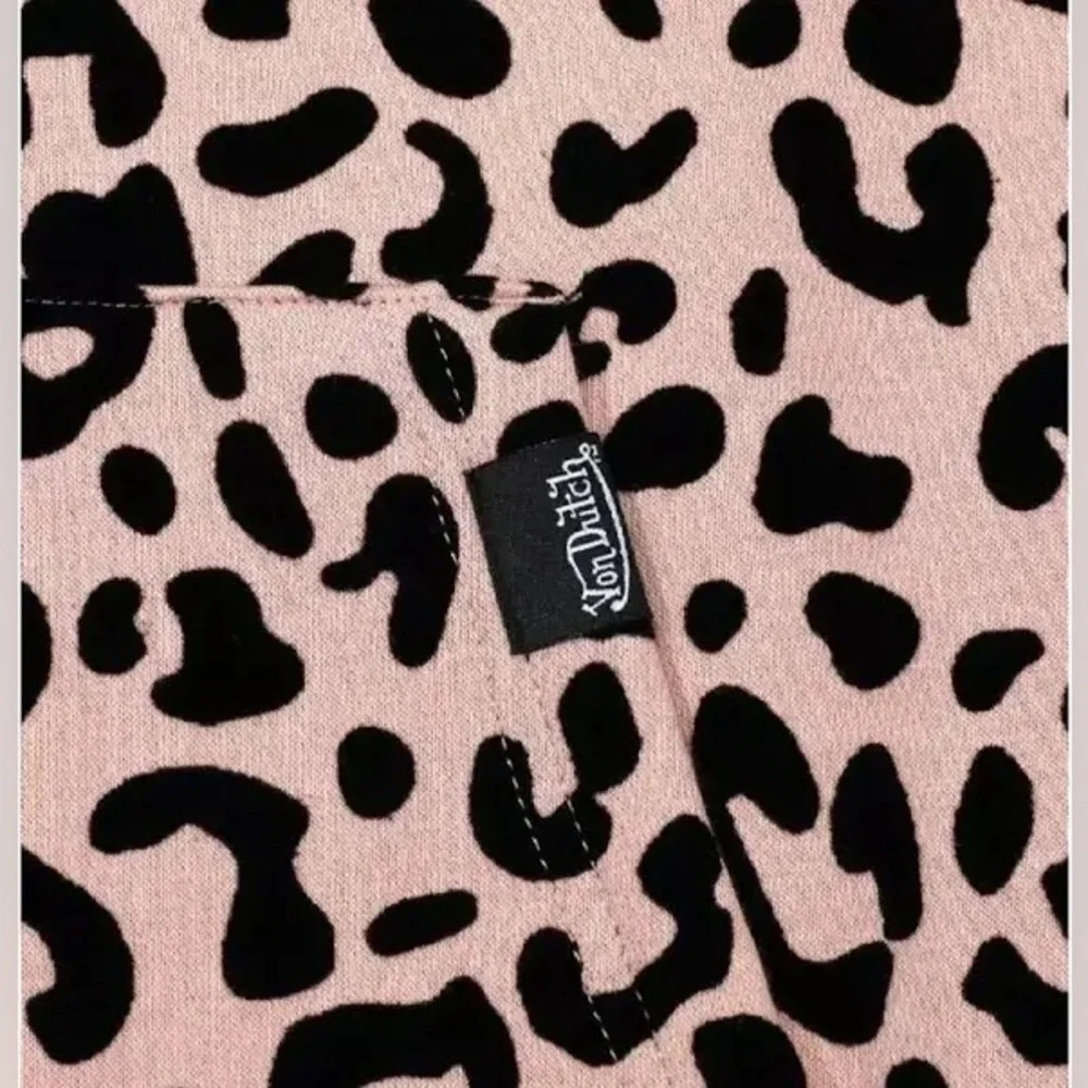 Von Dutch Unisex Dirty Pink Cheetah Hoodie Size Medium NWTS - Picture 3 of 4
